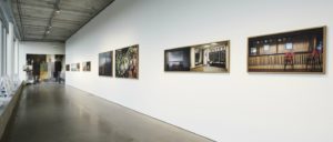 Utställningen Bilden av krig på Bonniers Konsthall i Stockholm (foto Petter Cohen)